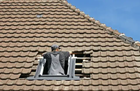 Pose de velux - Saint-Pierre-de-Mésage